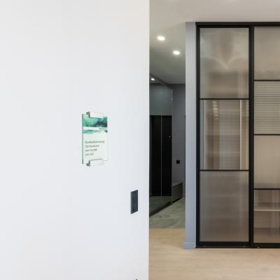 Tuerschild Vitrum A aus Glas DIN A5